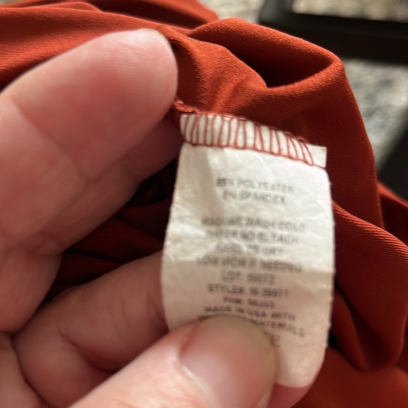 Swoop Neck, Burnt Orange/Brown Top. Fits like medium - Picture 9 of 9